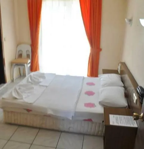 Marsyas ホテル 2*